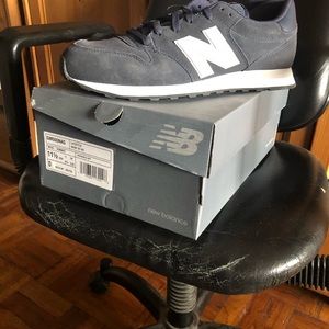 Men’s new balance sneakers